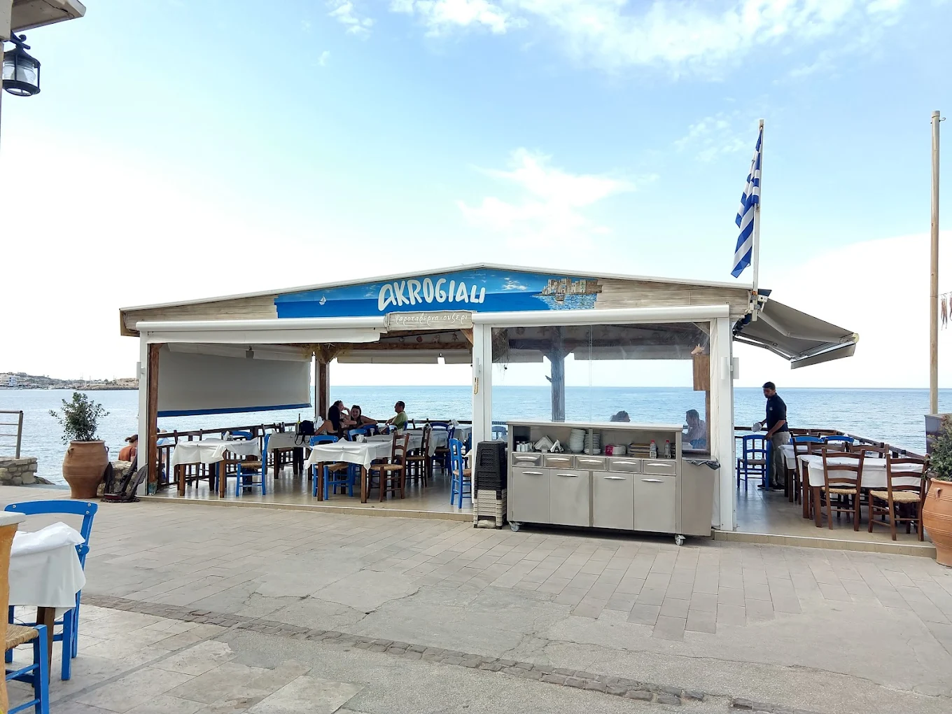 Akrogiali Restaurant exterior